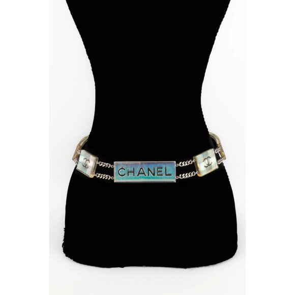 CHANEL 1997 Vintage Holographic Lucite Chain Belt main image 8